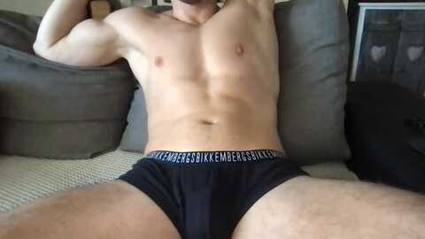 kenzo842 @ cam4 on 20231223