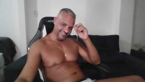 halistonlcom2 @ cam4 on 20231225