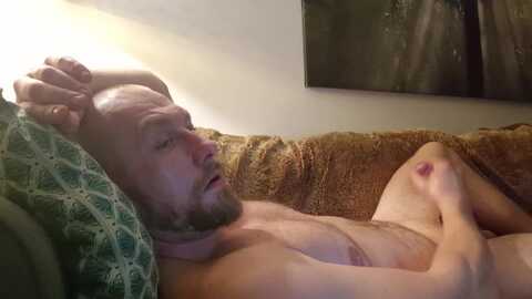 chubbyluver18cm @ cam4 on 20240121