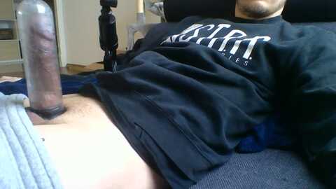 lecker032011 @ cam4 on 20240227