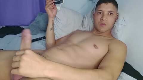 pendejo_latino @ cam4 on 20240315