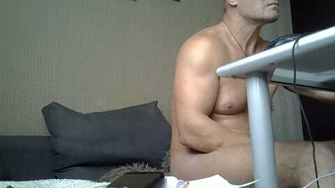 fistcam @ cam4 on 20240326