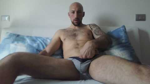 italianguy29xxx @ cam4 on 20240413