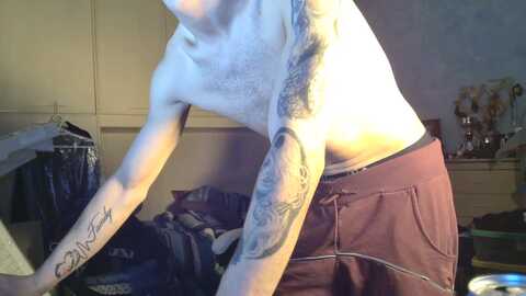 checcuz17 @ cam4 on 20240422