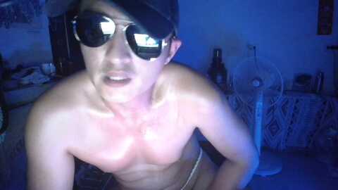 flytosky000 @ cam4 on 20240502