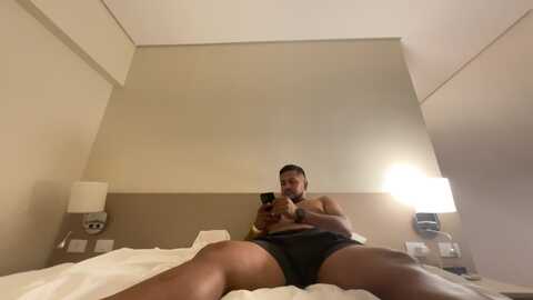 bigdogamor01 @ cam4 on 20240618