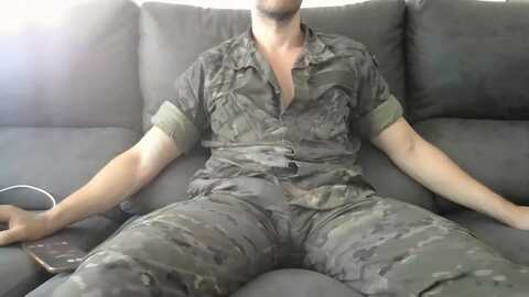 militar_guap @ cam4 on 20240627