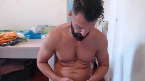 muscoloporco @ cam4 on 20240703