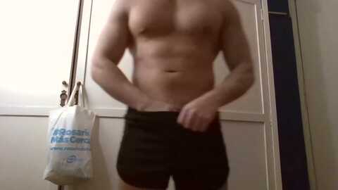 muscled_lion @ cam4 on 20240727