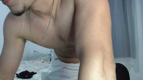 mllqtop @ cam4 on 20240803