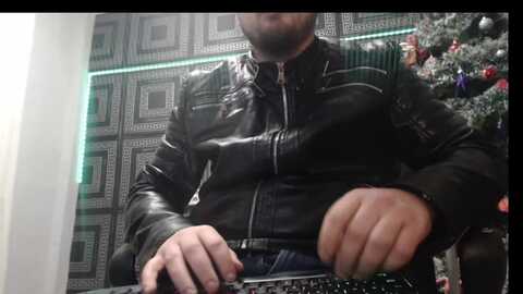 scrimintmihai @ chaturbate on 20231226