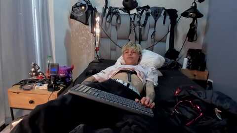 acidmilo @ chaturbate on 20240103