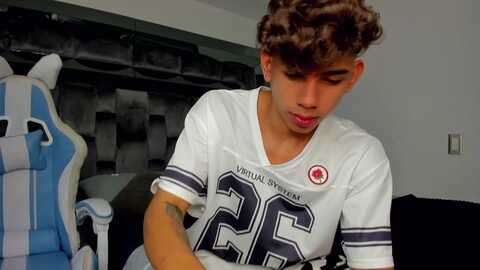 andrew_twink18 @ chaturbate on 20240203