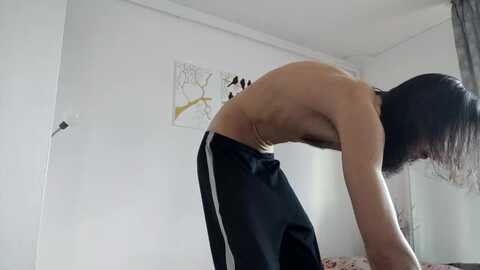 adrianohunt @ chaturbate on 20240328