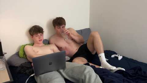 theo_blake @ chaturbate on 20240402