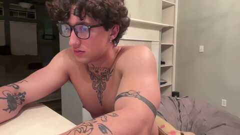 dom2gethard @ chaturbate on 20240426