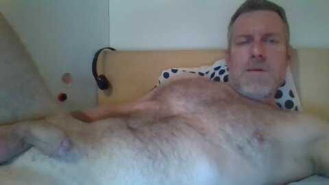 redandbluecloud @ chaturbate on 20240426