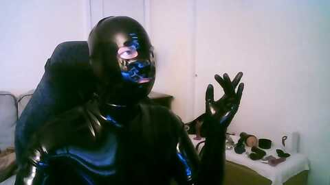 latexminheadroom @ chaturbate on 20240427