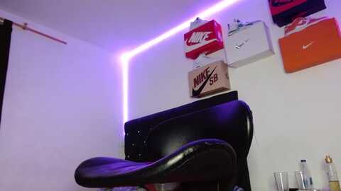 kiing_black @ chaturbate on 20240514