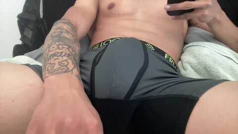 street_cock @ chaturbate on 20240622