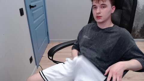 whymetoby @ chaturbate on 20240705