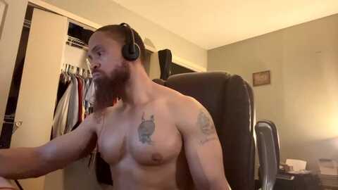 thomasgwhitecft @ chaturbate on 20240713